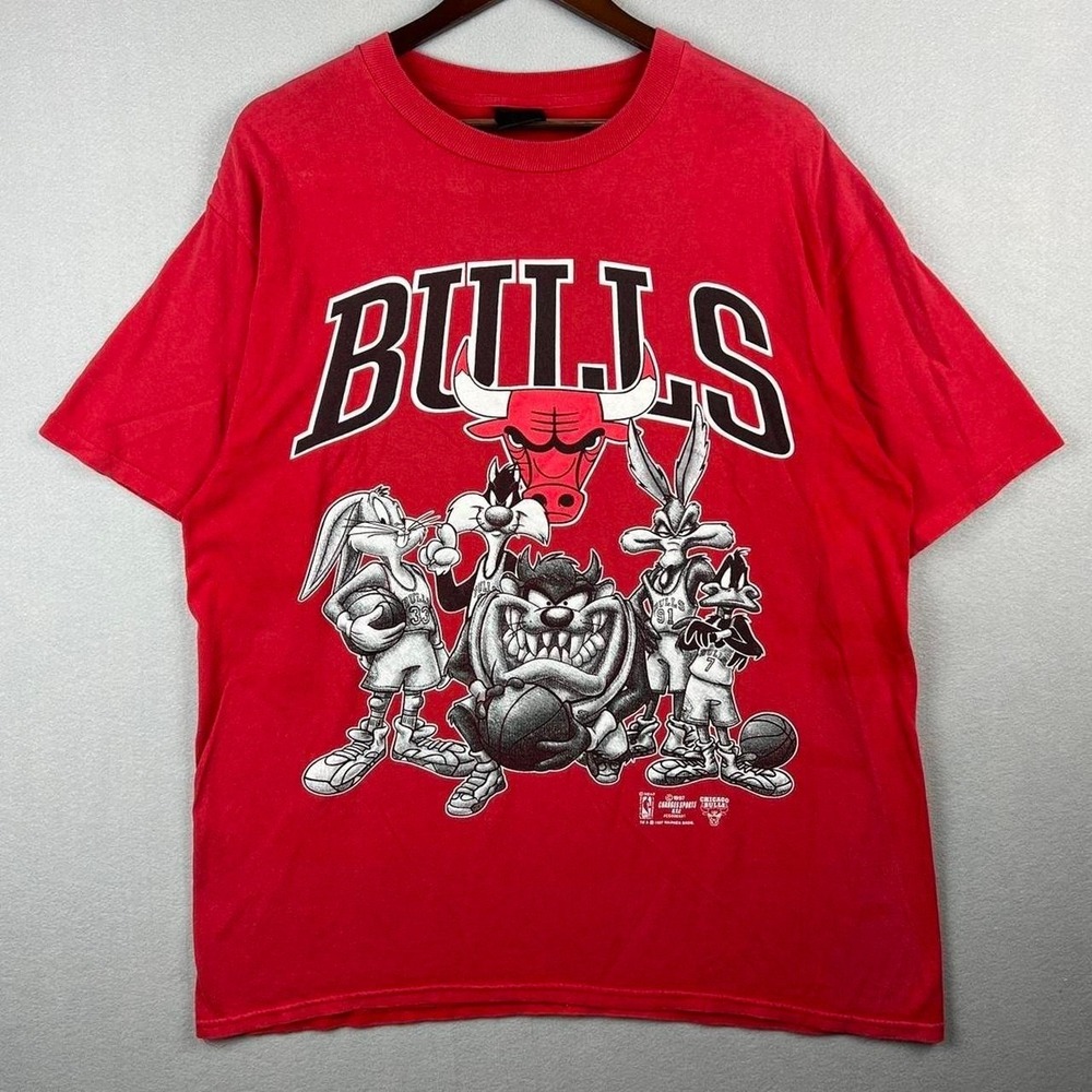 Vintage Chicago Bulls Looney Tunes Basketball Red Tee Shirt XL